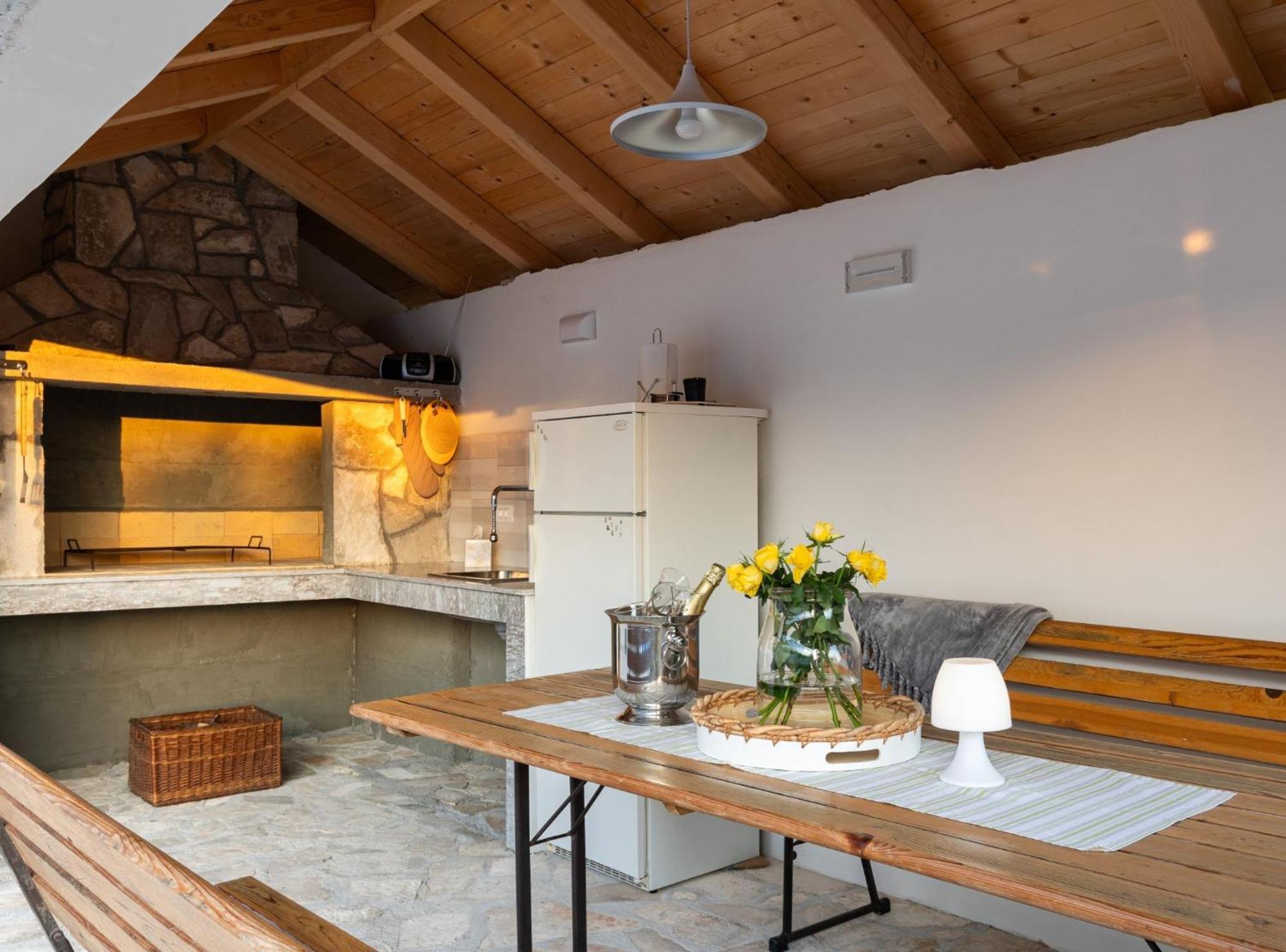Villa Source With Private Pool Pridvorje Exterior photo